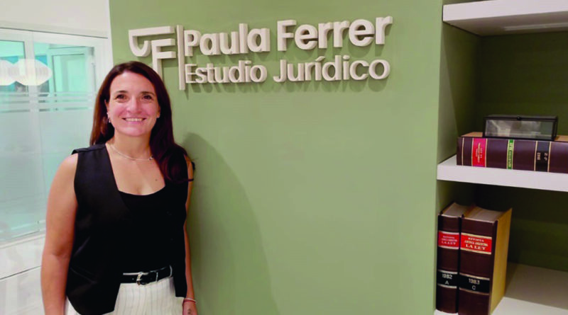 Paula Ferrer inauguró su estudio de abogacía en Torre Libertador