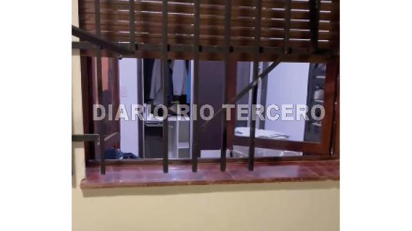 Almafuerte: le rompieron una reja y le robaron un teléfono y equipos informáticos con trabajos guardados durante 7 años