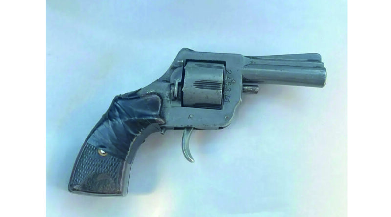 Córdoba – Un estudiante llevó un arma a un colegio y le habría apuntado a otro: se activó el protocolo y actuó la Policía