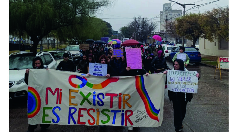 En Río Tercero se marchó por el Ni Una Menos y se pidió no ser indiferente ante el asesinato de mujeres