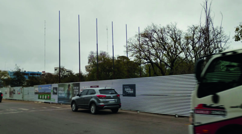 Desafío: ¿qué banderas serán colocadas en los seis mástiles que tiene la nueva plaza San Martín?