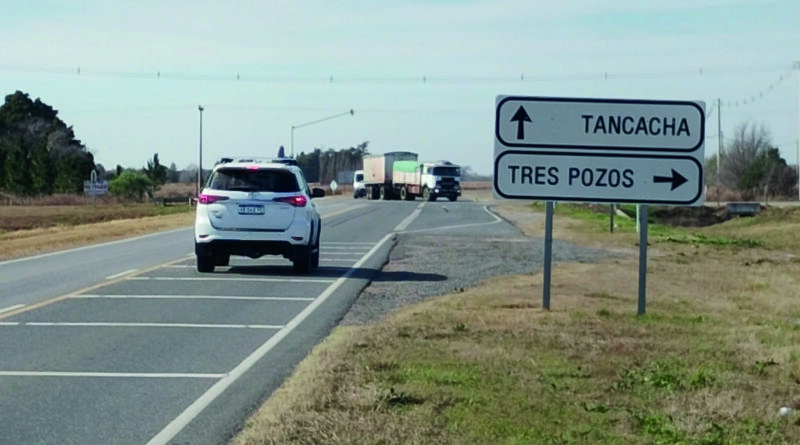 Cruce vial a Tres Pozos: sin iluminación y poca señalización, sigue al borde de otra tragedia