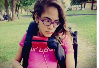 Irene Cuevas presenta en «La Biblio» su libro «Entonces soñé», poemas que claman igualdad de derechos para las personas con discapacidad
